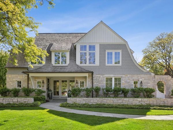 130 N Quincy Street , Hinsdale, IL 60521