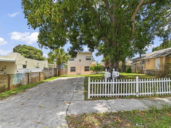 515 Putnam Road, West Palm Beach, FL 33405
