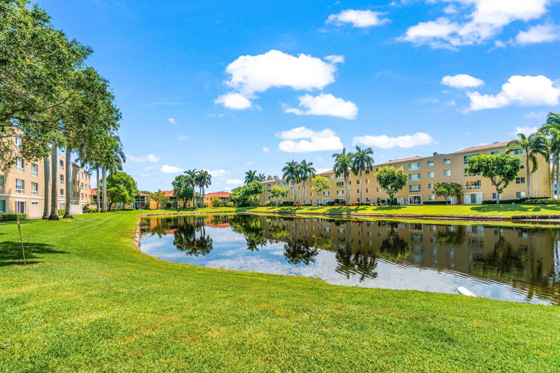 12560 Majesty Circle, Unit 401, Boynton Beach, FL 33437 Photo