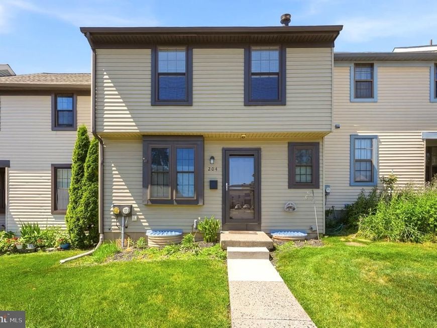 204 Livingston Court, North Wales, PA 19454 Main Photo