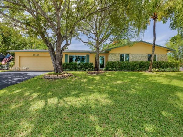 18425 SW 87th Ct , Cutler Bay, FL 33157