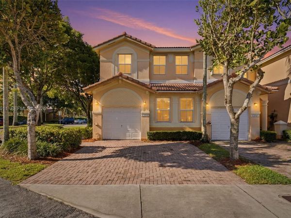 12594 SW 122nd St , Miami, FL 33186