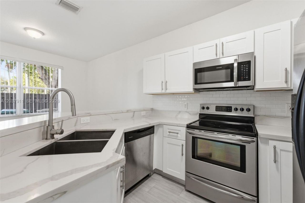 12594 SW 122nd St, Miami, FL 33186 Photo