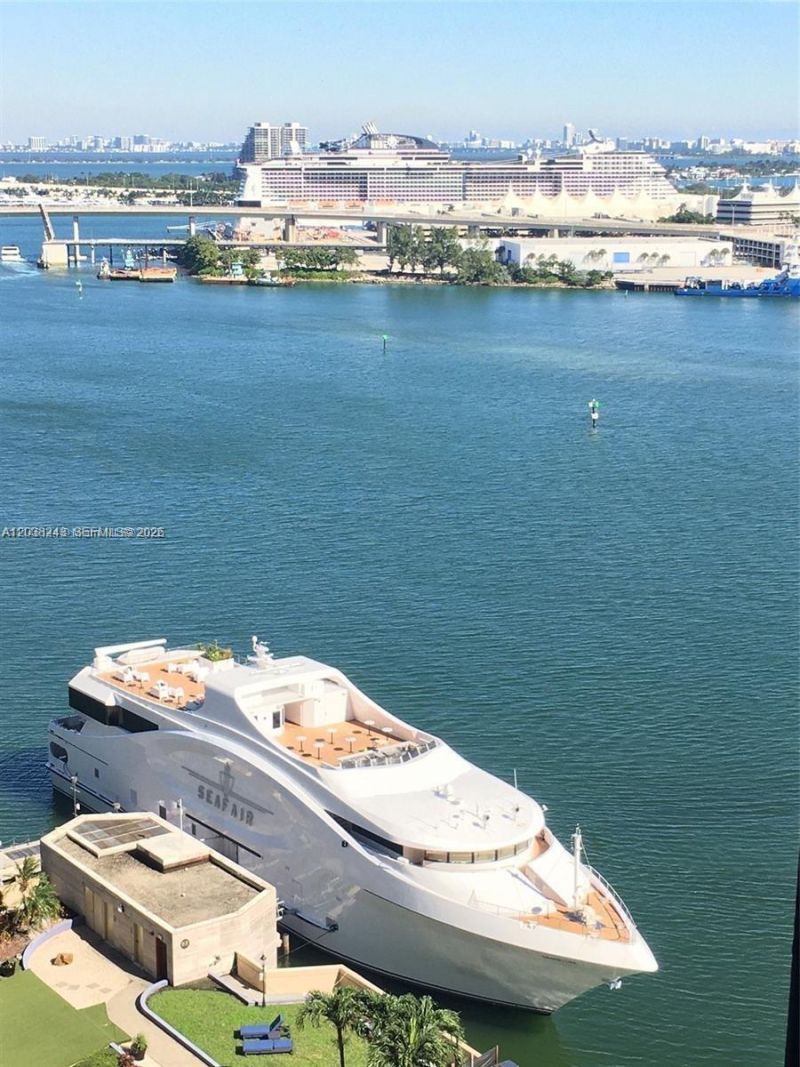 335 S Biscayne Blvd, Unit 2006, Miami, FL 33131 Photo