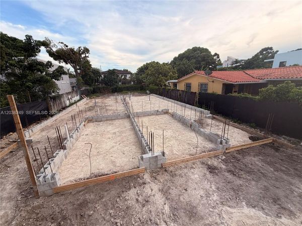 2544 SW 17th St, Miami, FL 33145