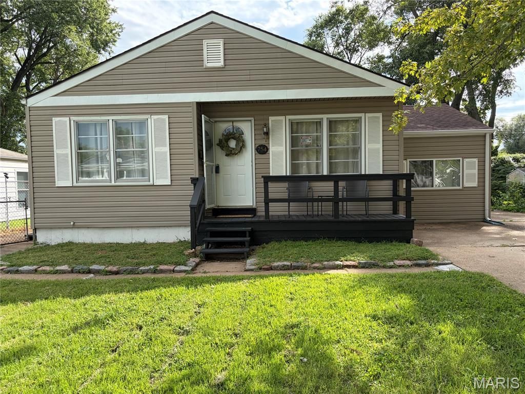 754 Loekes Drive, Florissant, MO 63031 Main Photo
