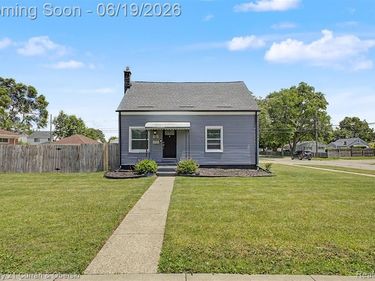 30708 Palmer Boulevard, Madison Heights, MI 48071