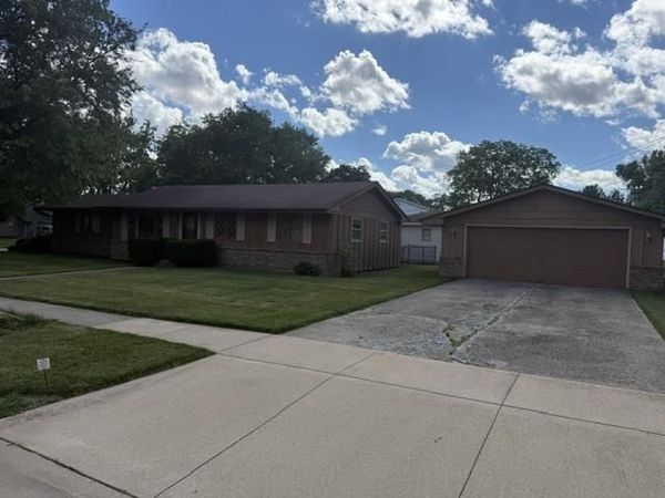 1007 Fieldcrest Drive, ROCKFORD, IL 61108
