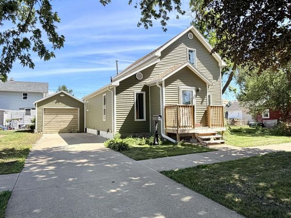 503 E 7TH ST, Storm Lake, IA 50588