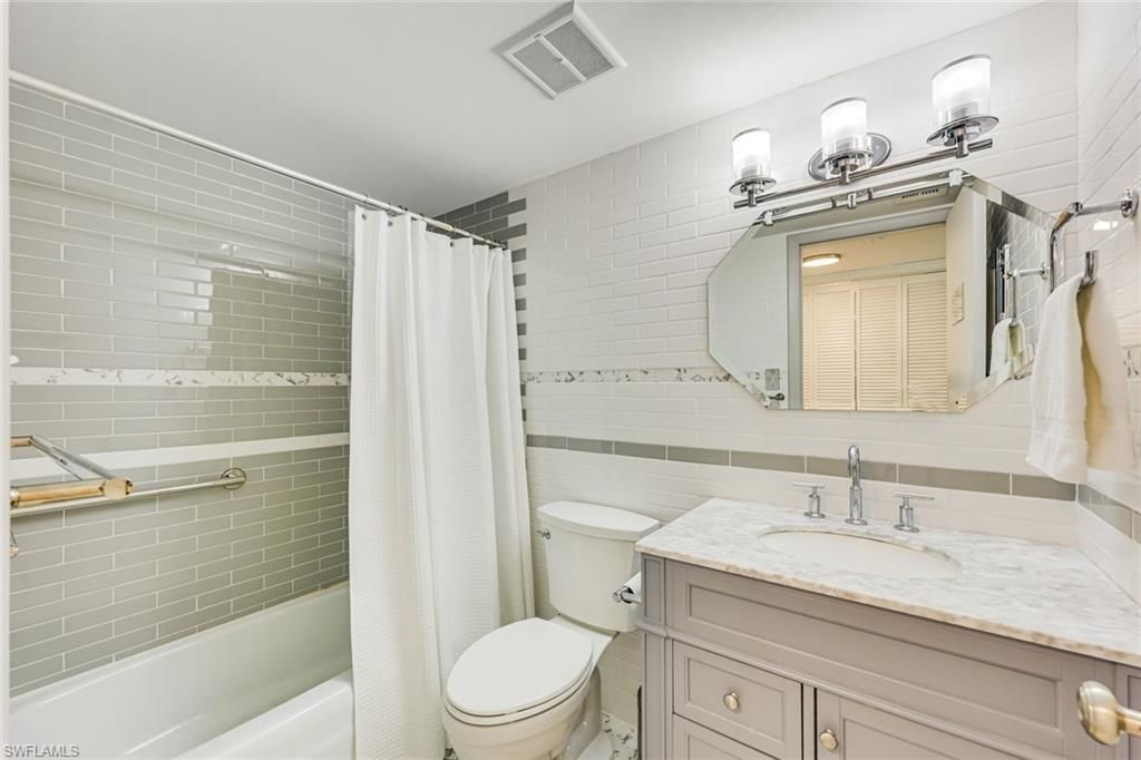 5 High Point Cir W, Unit 204, Naples, FL 34103 Photo