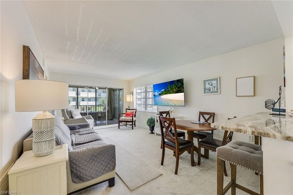 5 High Point Cir W, Unit 204, Naples, FL 34103 Photo