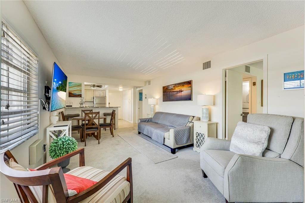 5 High Point Cir W, Unit 204, Naples, FL 34103 Photo