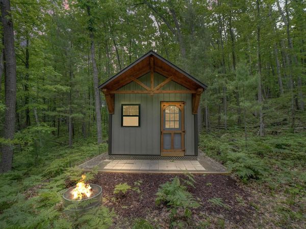 E Long Lake Road, Cadillac, MI 49601
