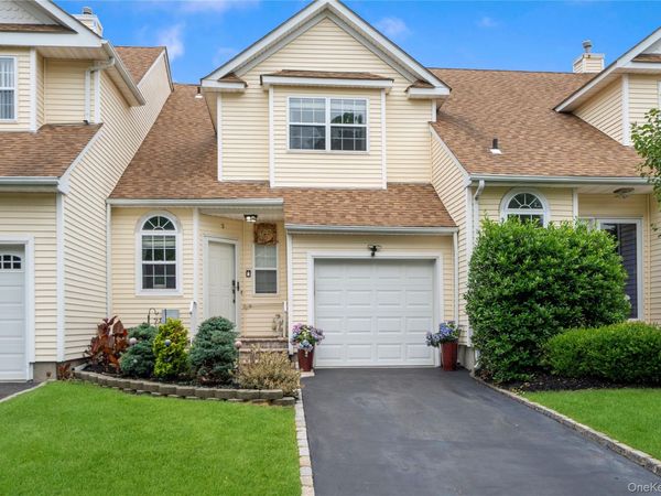 3 Blueberry Court, Melville, NY 11747