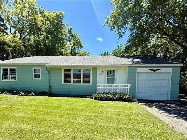 802 E Roseberry Street, Hopkins, MO 64461