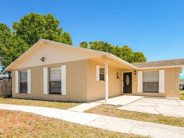 6405 REGATTA COURT , TAMPA, FL 33634