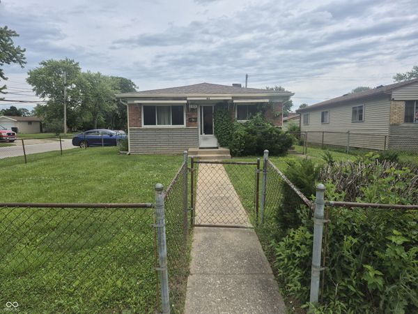 185 N 9th Avenue N, Beech Grove, IN 46107