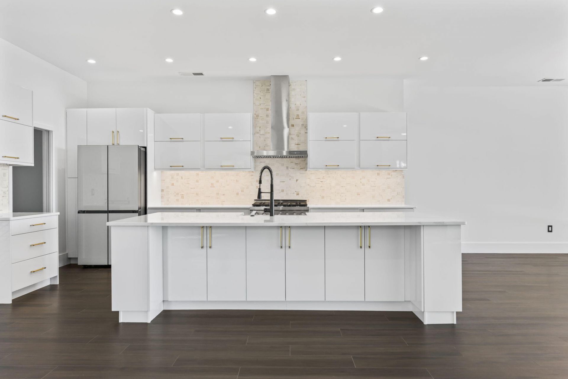 42 Enclave Place Photo 6