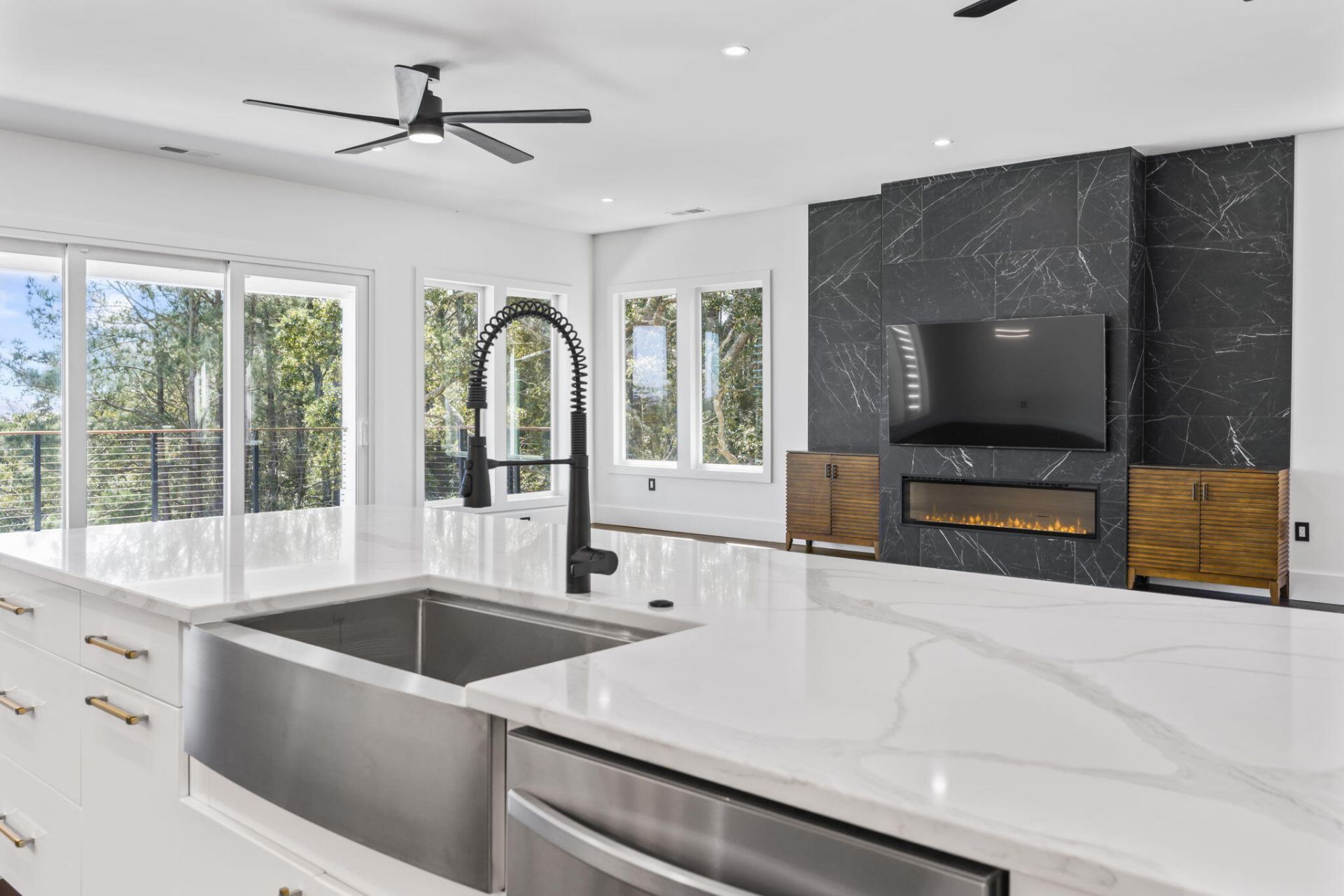 42 Enclave Place Photo 8