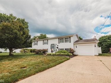 119 Sherwood Drive , Williamstown, WV 26187