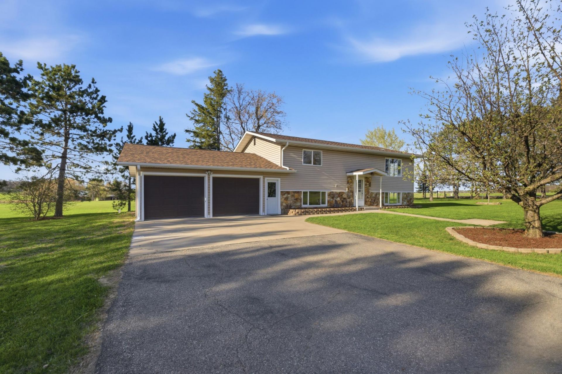 4647 County Road 121 , Fort Ripley, MN 56449
