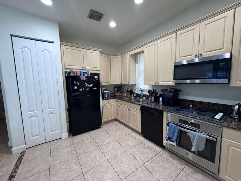 2812 Eagle Rock Circle, Unit 906, West Palm Beach, FL 33411 Photo