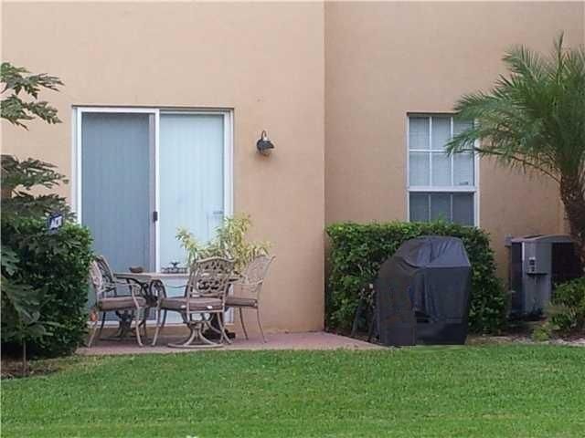 2812 Eagle Rock Circle, Unit 906, West Palm Beach, FL 33411 Photo