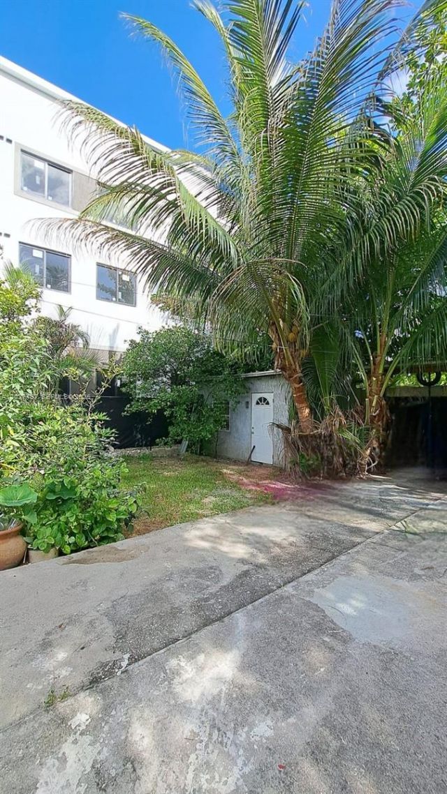 351 NW 31st St, Miami, FL 33127 Photo