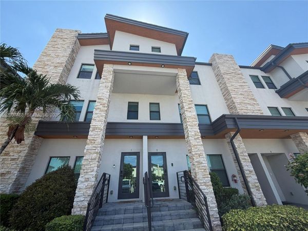 10467 NW 82nd St, Unit 2, Doral, FL 33178