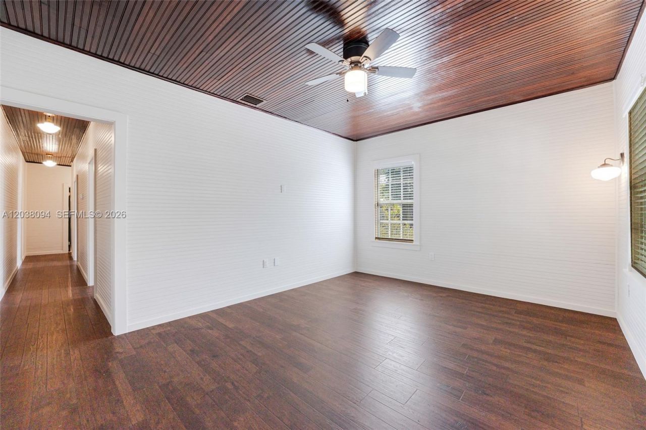 3826 Oak Ave , Unit 3826, Miami, FL 33133 Photo