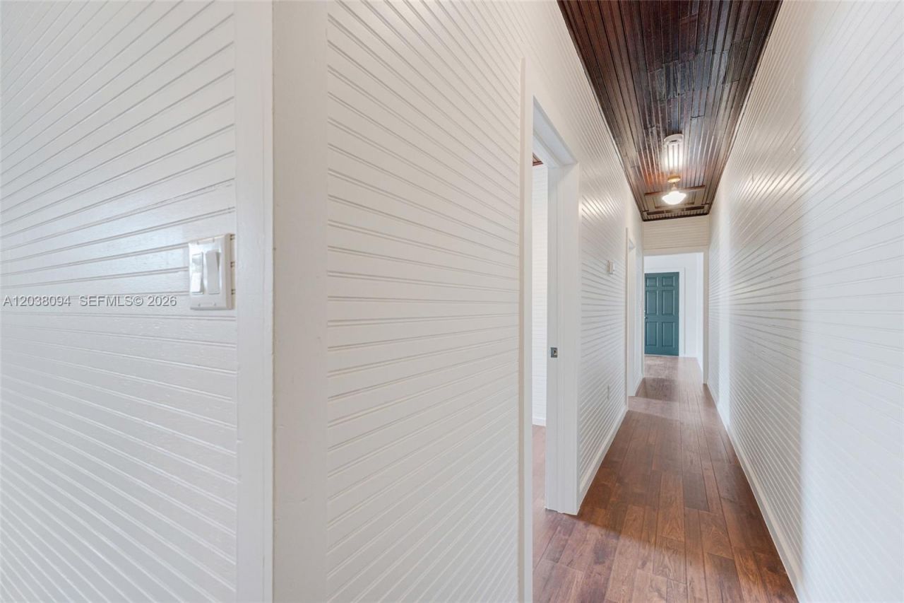 3826 Oak Ave , Unit 3826, Miami, FL 33133 Photo