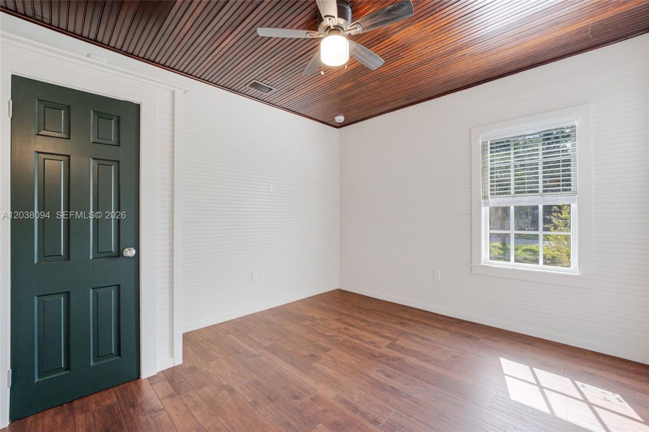 3826 Oak Ave , Unit 3826, Miami, FL 33133 Photo