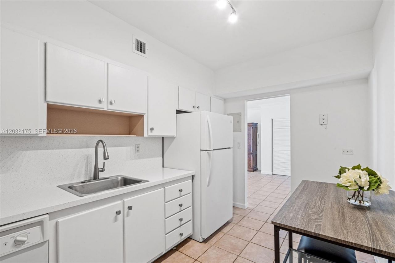 90 Edgewater Dr , Unit 1216, Coral Gables, FL 33133 Photo