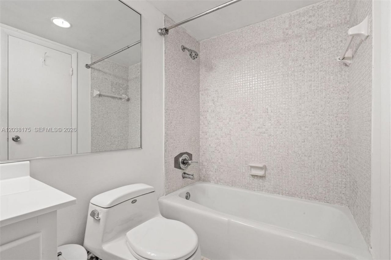90 Edgewater Dr , Unit 1216, Coral Gables, FL 33133 Photo