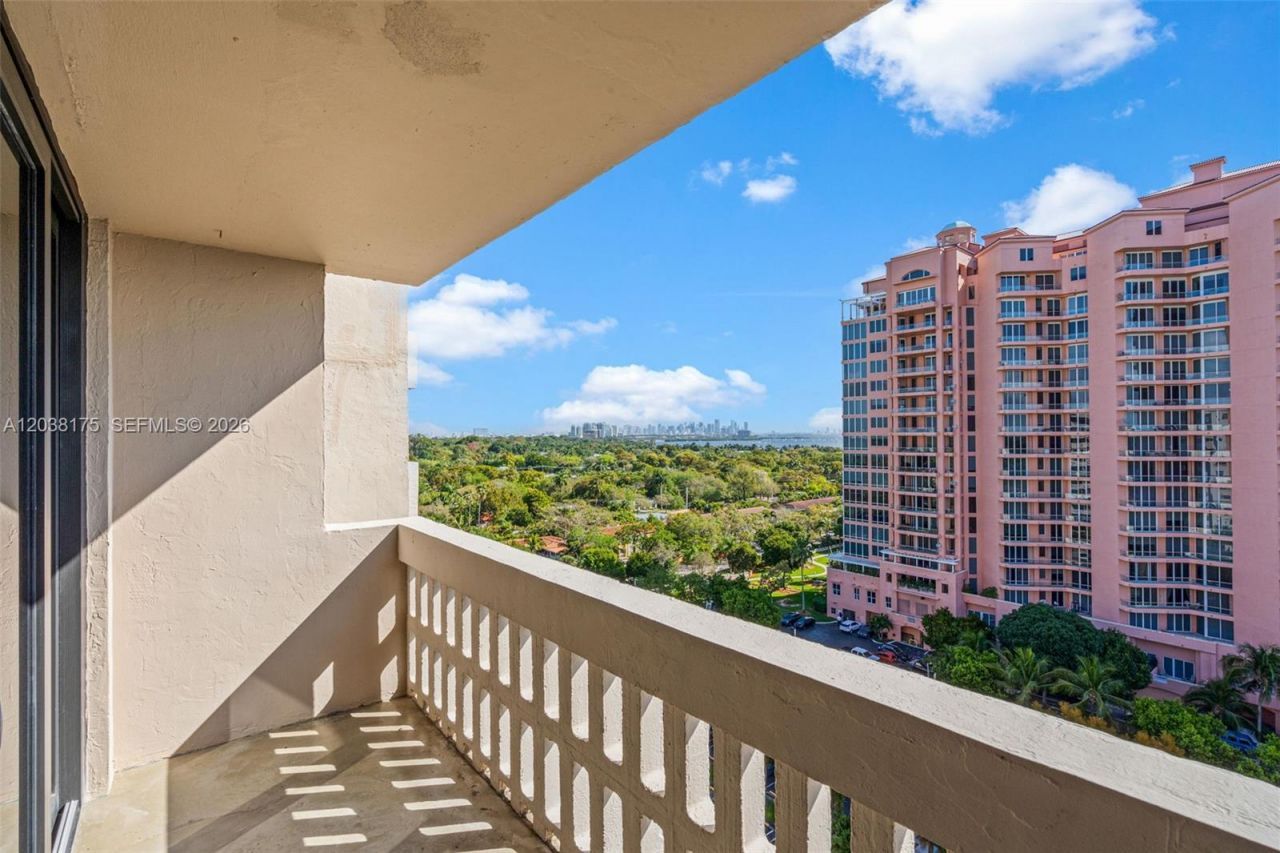 90 Edgewater Dr , Unit 1216, Coral Gables, FL 33133 Photo