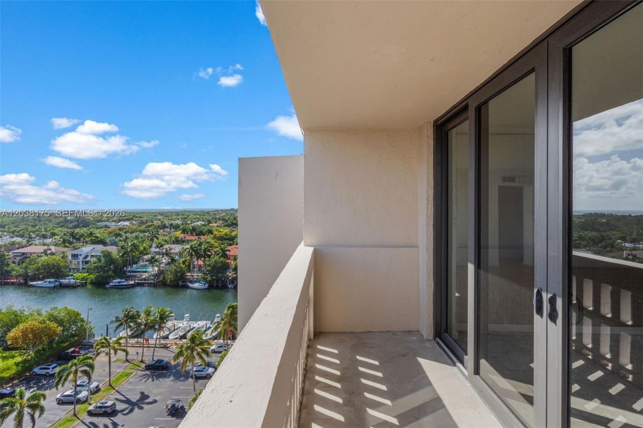 90 Edgewater Dr , Unit 1216, Coral Gables, FL 33133 Photo