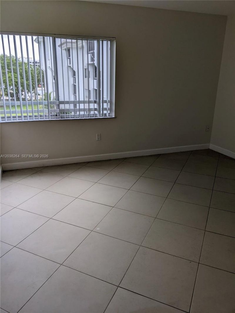 711 N Pine Island Rd, Unit 314, Plantation, FL 33324 Photo