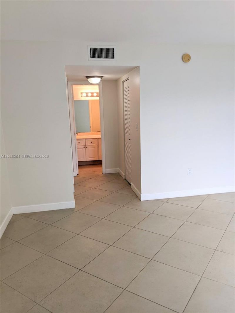 711 N Pine Island Rd, Unit 314, Plantation, FL 33324 Photo