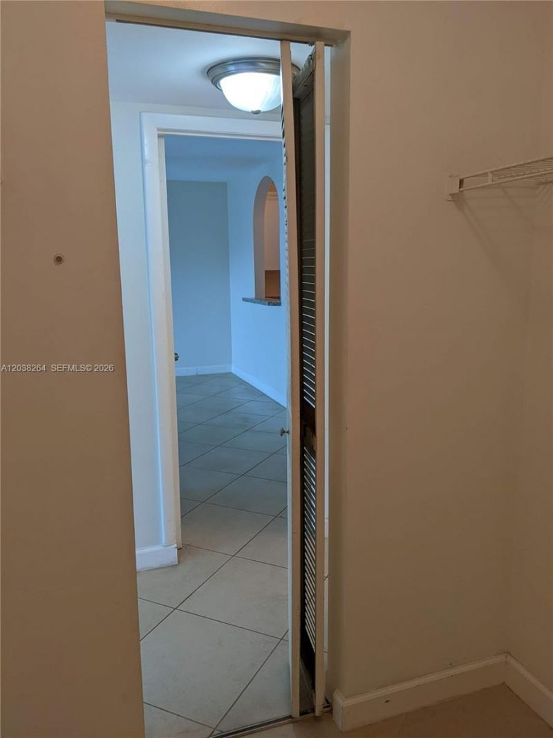 711 N Pine Island Rd, Unit 314, Plantation, FL 33324 Photo