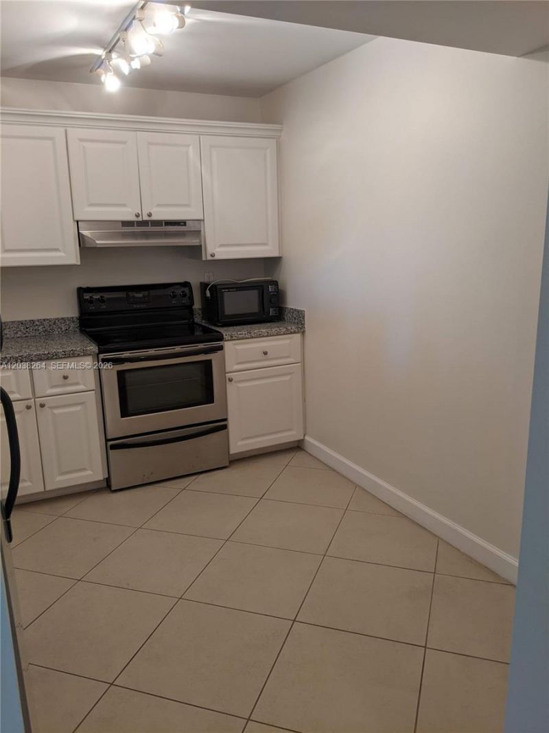 711 N Pine Island Rd, Unit 314, Plantation, FL 33324 Photo