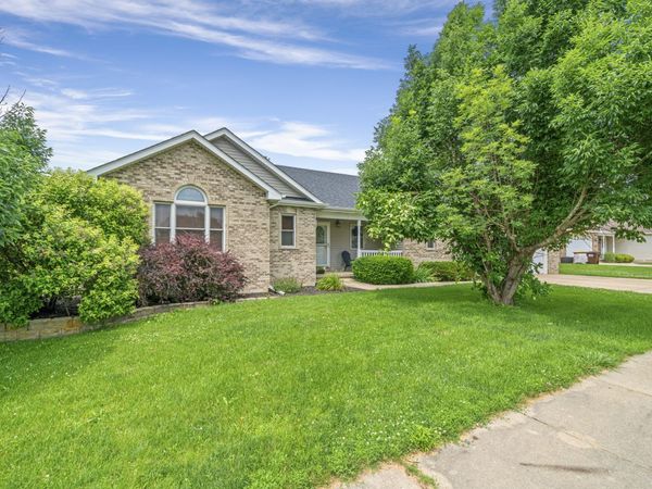 210 WABANSI Trail, Paw Paw, IL 61353
