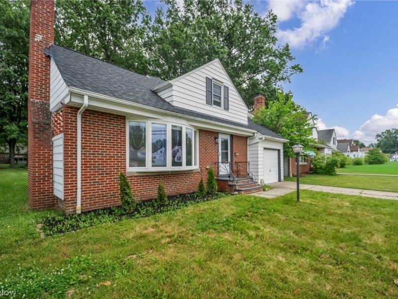 421 E 255th, Euclid, OH 44132 Photo 4