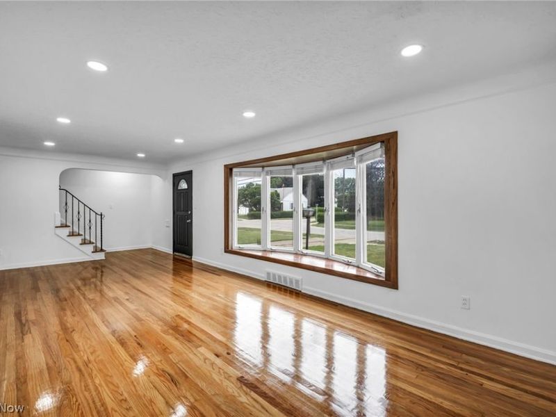 421 E 255th, Euclid, OH 44132 Photo 9