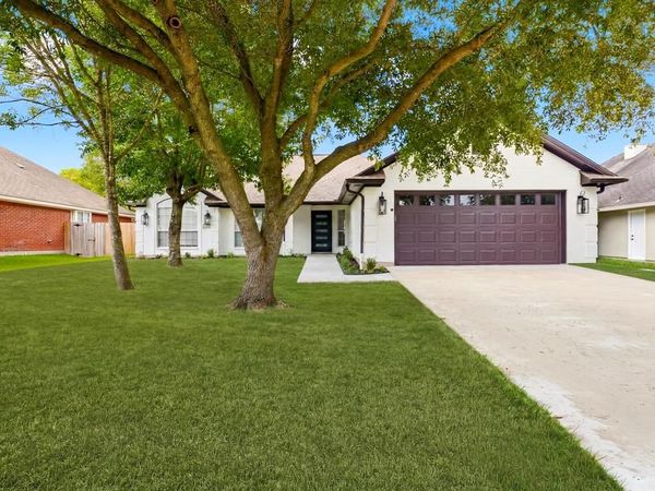 318 Landsburg Lane, College Station, TX 77845