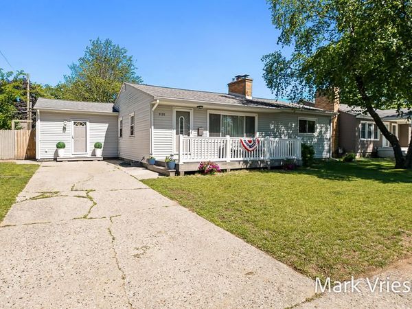 3125 Coolidge Road, Muskegon, MI 49441