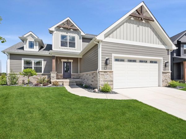 3202 Forestside Lane, Valparaiso, IN 46385