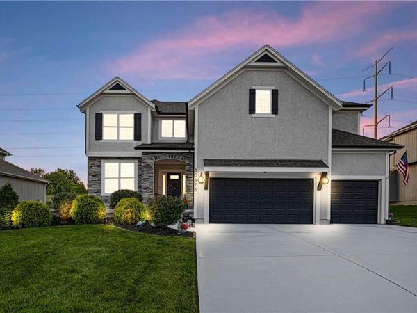 20476 W 107 Place, Olathe, KS 66061