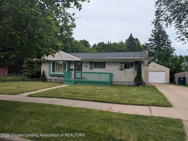 3621 Lochmoor Drive, Lansing, MI 48911