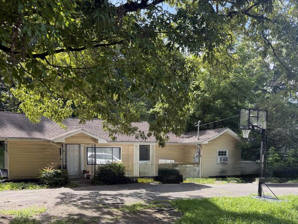 418 N Jenkins Road, Rossville, GA 30741