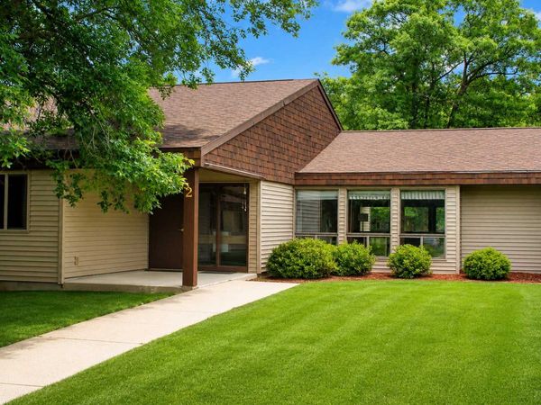 102 Edgewood Street , Unit 4, New York Mills, MN 56567
